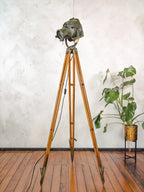 1960s Theatre Spotlight Wooden Standard Floor Lamp by Strand Electric, Model Patt 23 Pipo, Vintage Stage lighting