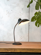 SIS Duitsland Bauhaus Bureaulamp Zwart Model 50, 1960s Mid Century Modern Tafelverlichting, Grote lampenkap E27