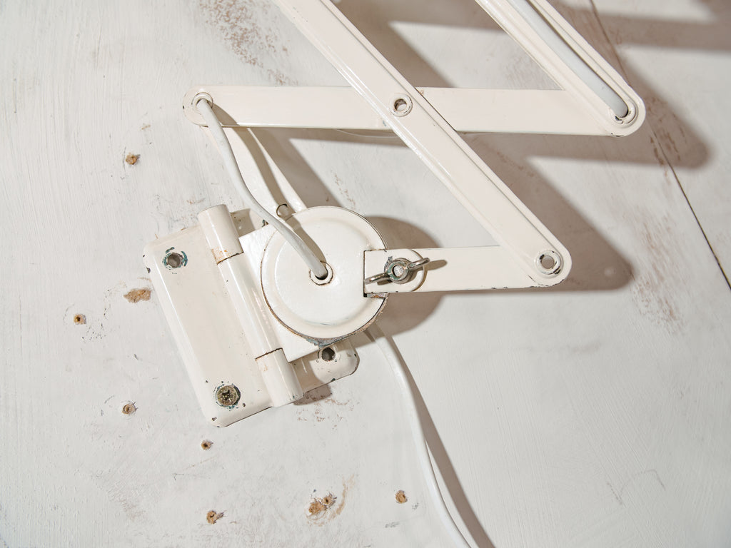 White Scissor Lamp 1940s by ADEM Large model, Bauhaus Dutch designer Harmonica Wall lighting