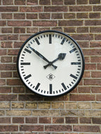 Large 1950s Vintage Factory Wall Clock by TN, Ø55 CM diameter, Satin Black Industrial Telefonbau und Normalzeit Station Timekeeper
