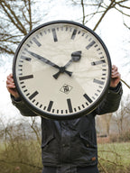 Large 1950s Vintage Factory Wall Clock by TN, Ø55 CM diameter, Satin Black Industrial Telefonbau und Normalzeit Station Timekeeper