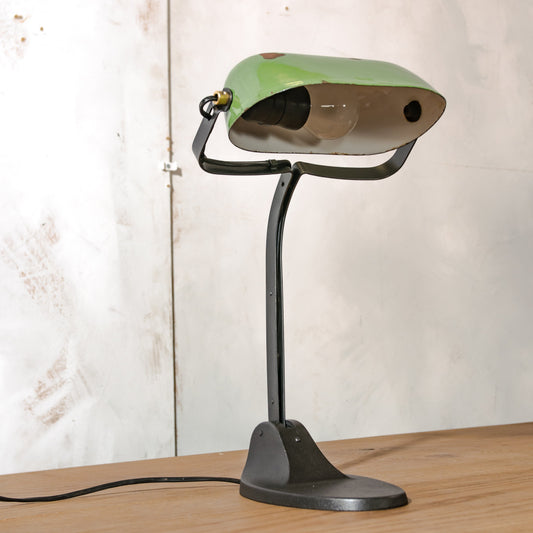 Rare 1920s Viktoria Bankers Desk Lamp with Green enamel shade, Art Deco Elegance, Classic Notary Light with Cast iron Base