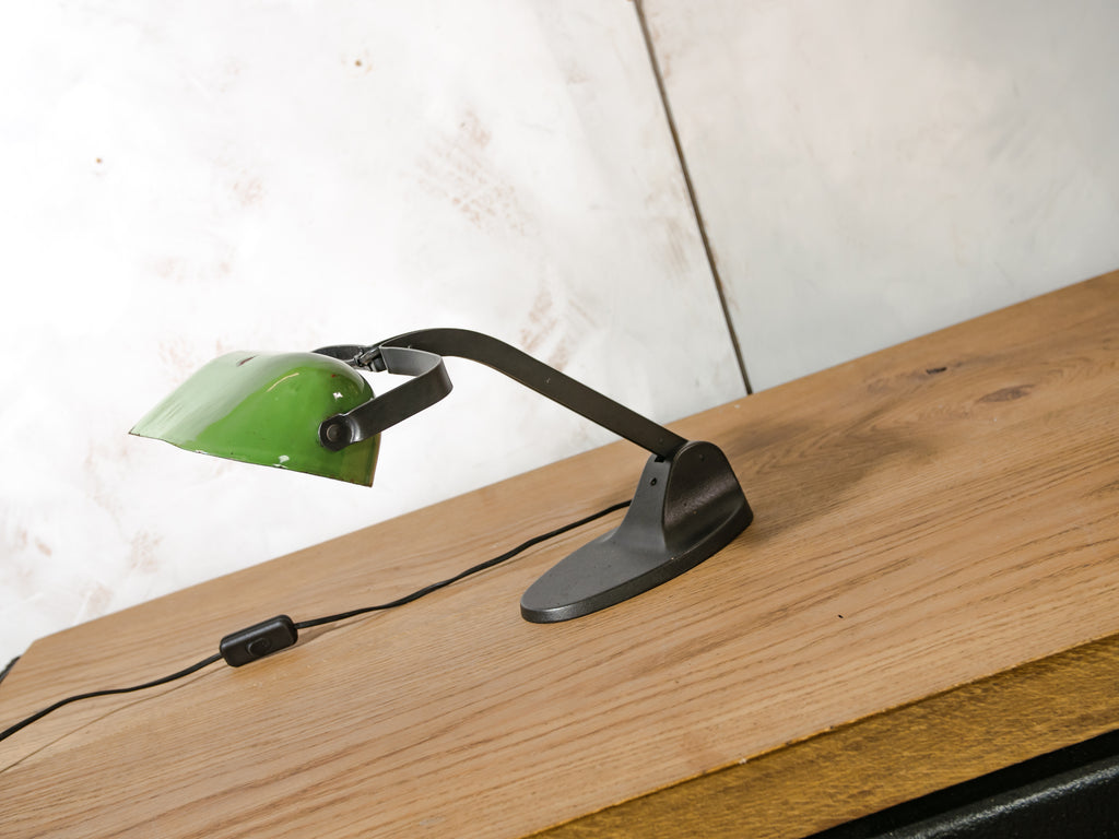 Rare 1920s Viktoria Bankers Desk Lamp with Green enamel shade, Art Deco Elegance, Classic Notary Light with Cast iron Base