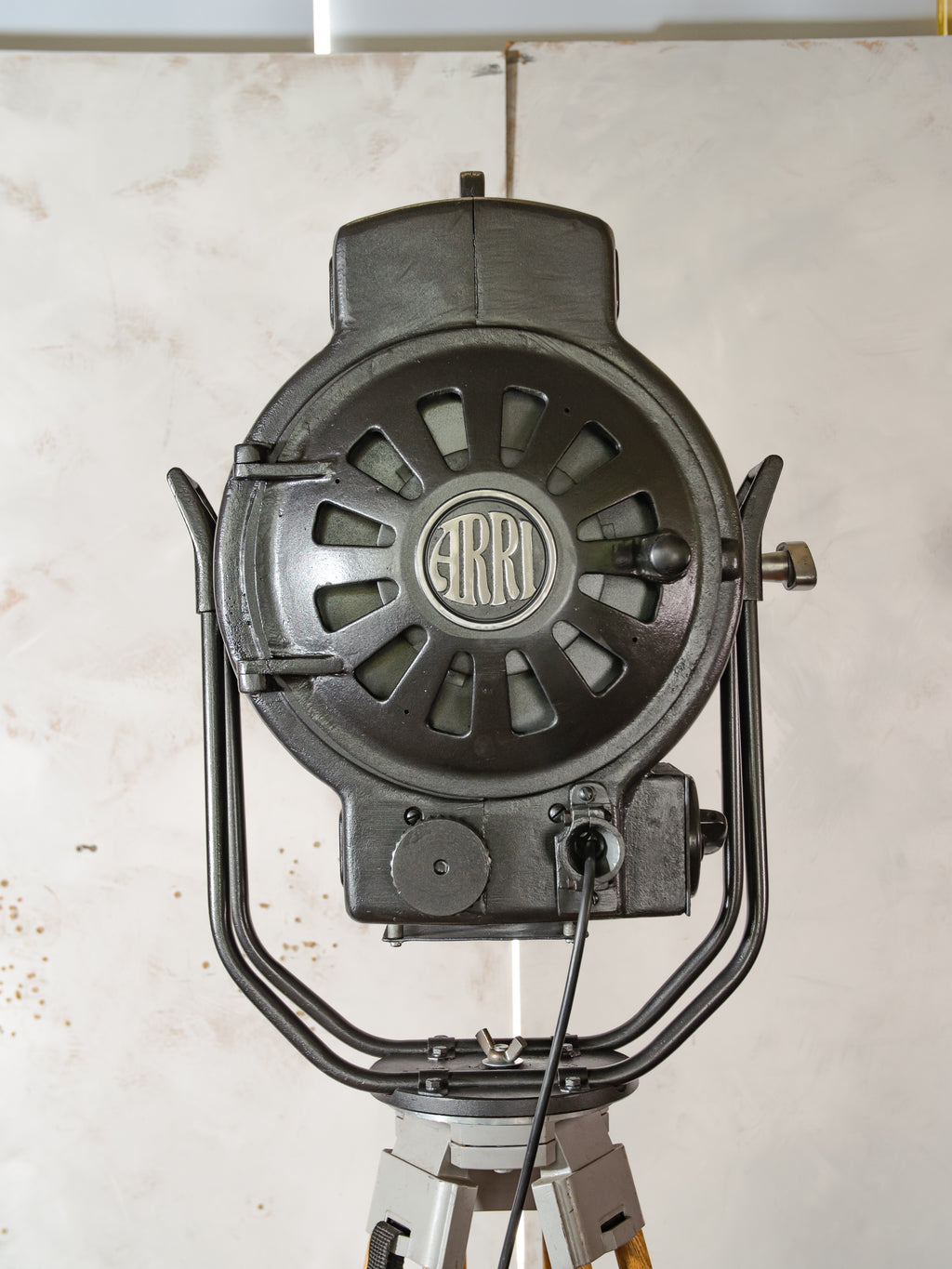 Vintage 1950s ARRI Arnold & Richter 2KW Movie Spotlight on Wooden Tripod, Industrial Hollywood Theater Floor Lamp, Fresnel stage lighting