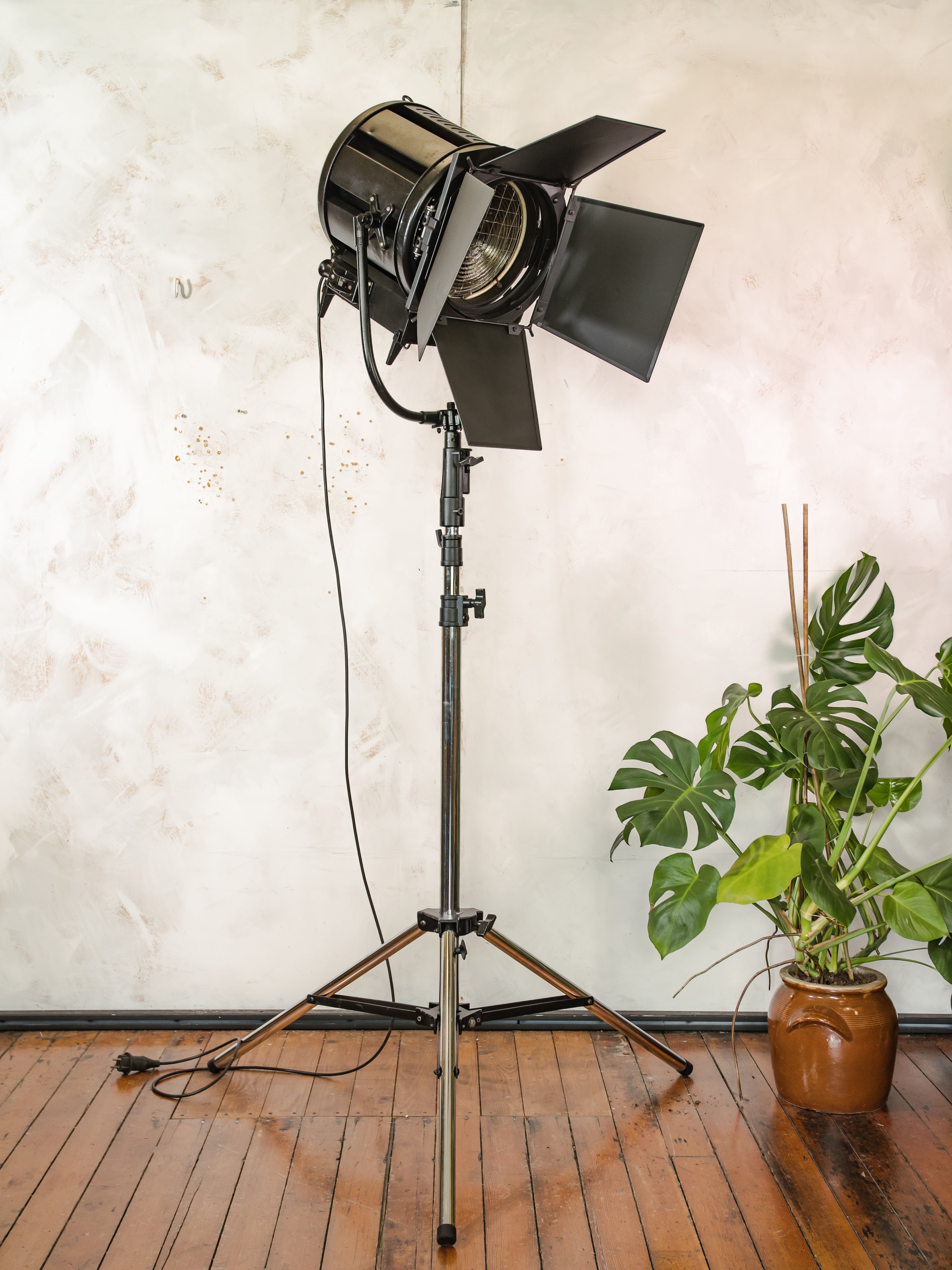 Vintage Berkey Italia Film Spotlight Floor Lamp on Industrial Tripod | Hollywood Studio Light | Cinematographer Decor