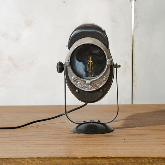 Vintage jaren 50 A.E. Cremer Paris Babyspot Fresnel-lamp, industriële theater tafellamp, retro Hollywood-spot, antieke fotografielamp