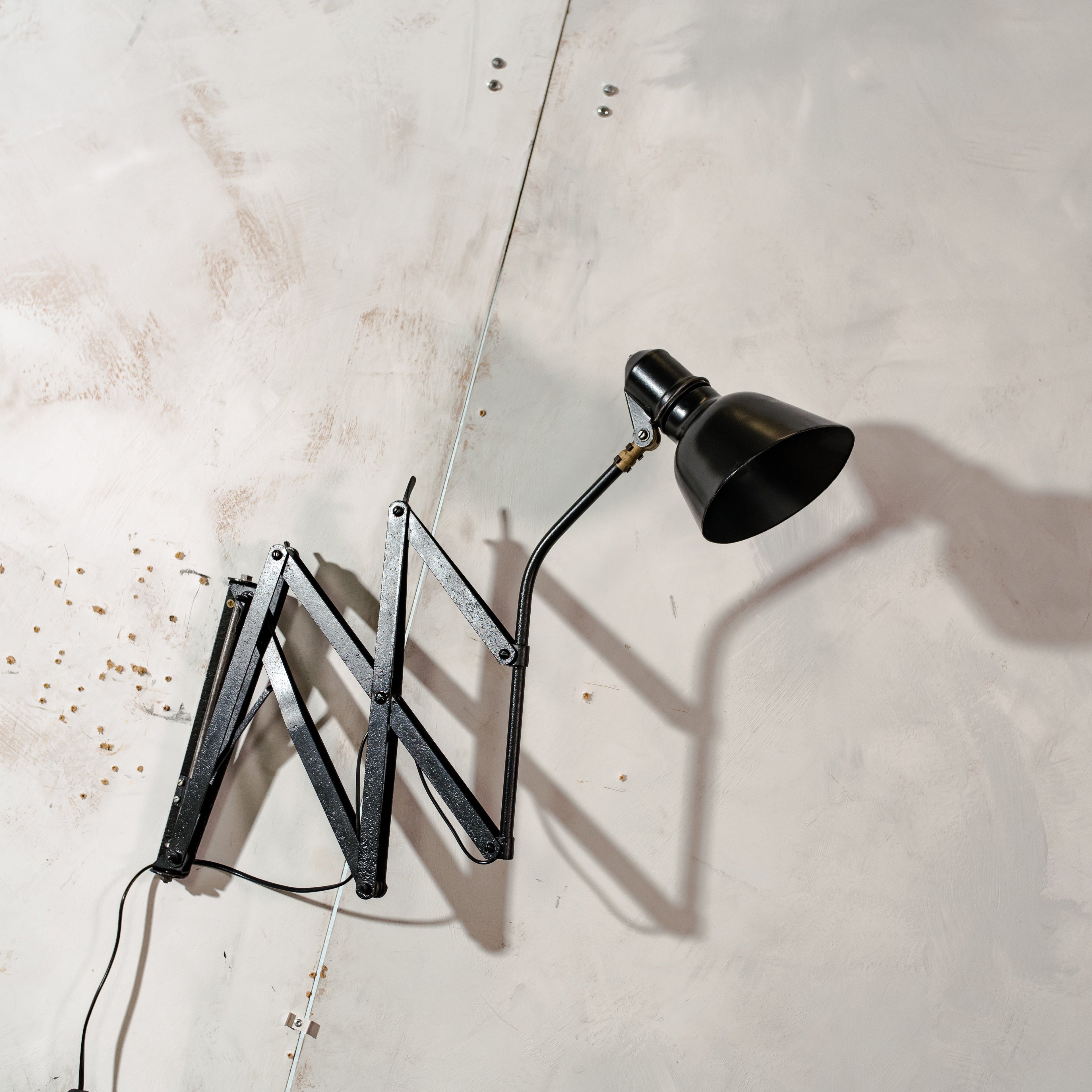 Early 1930s SIS Frankfurt XXL Scissor Lamp, Antique Adjustable Black renovated Bauhaus Wall lighting