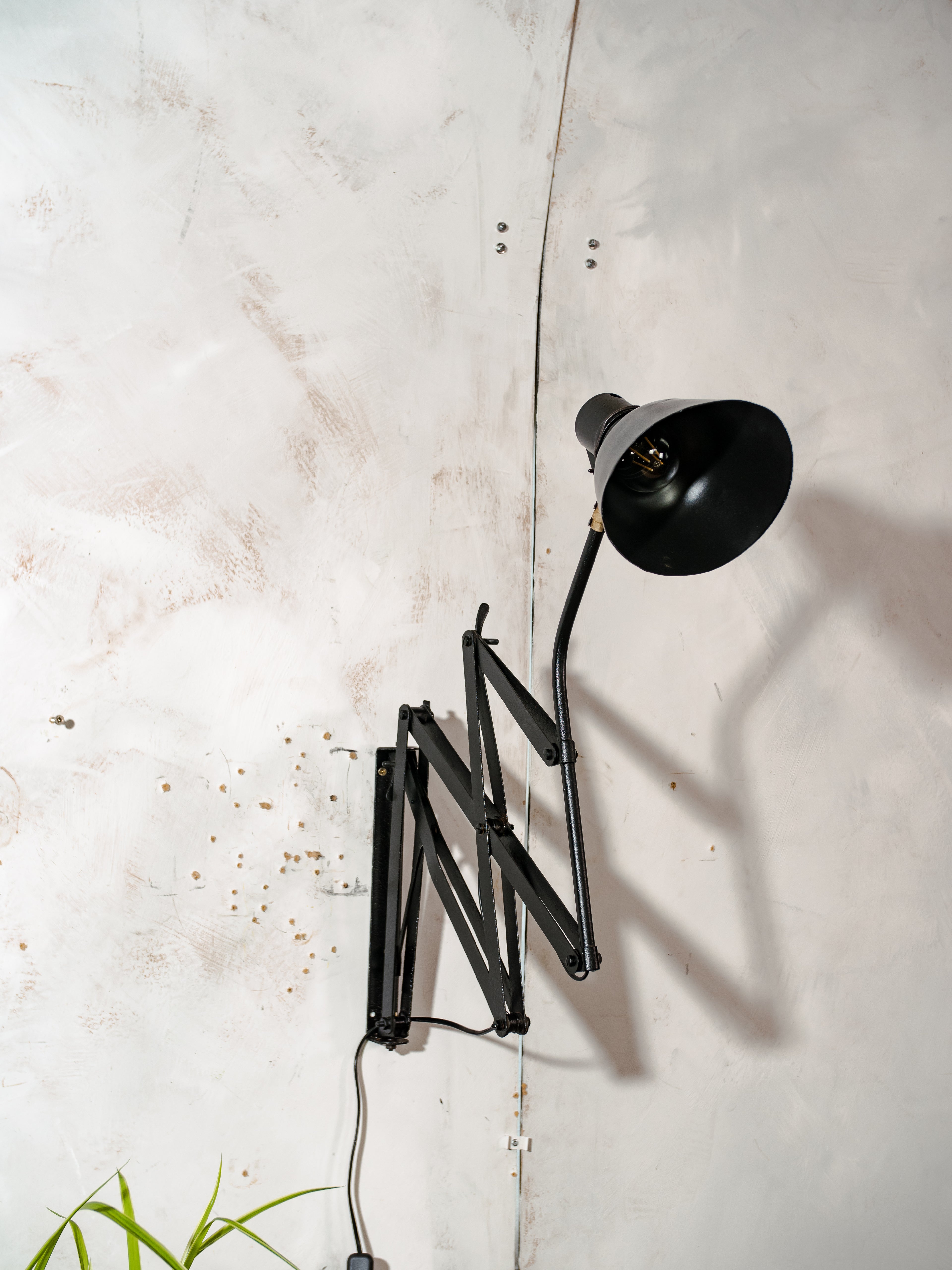 Early 1930s SIS Frankfurt XXL Scissor Lamp, Antique Adjustable Black renovated Bauhaus Wall lighting