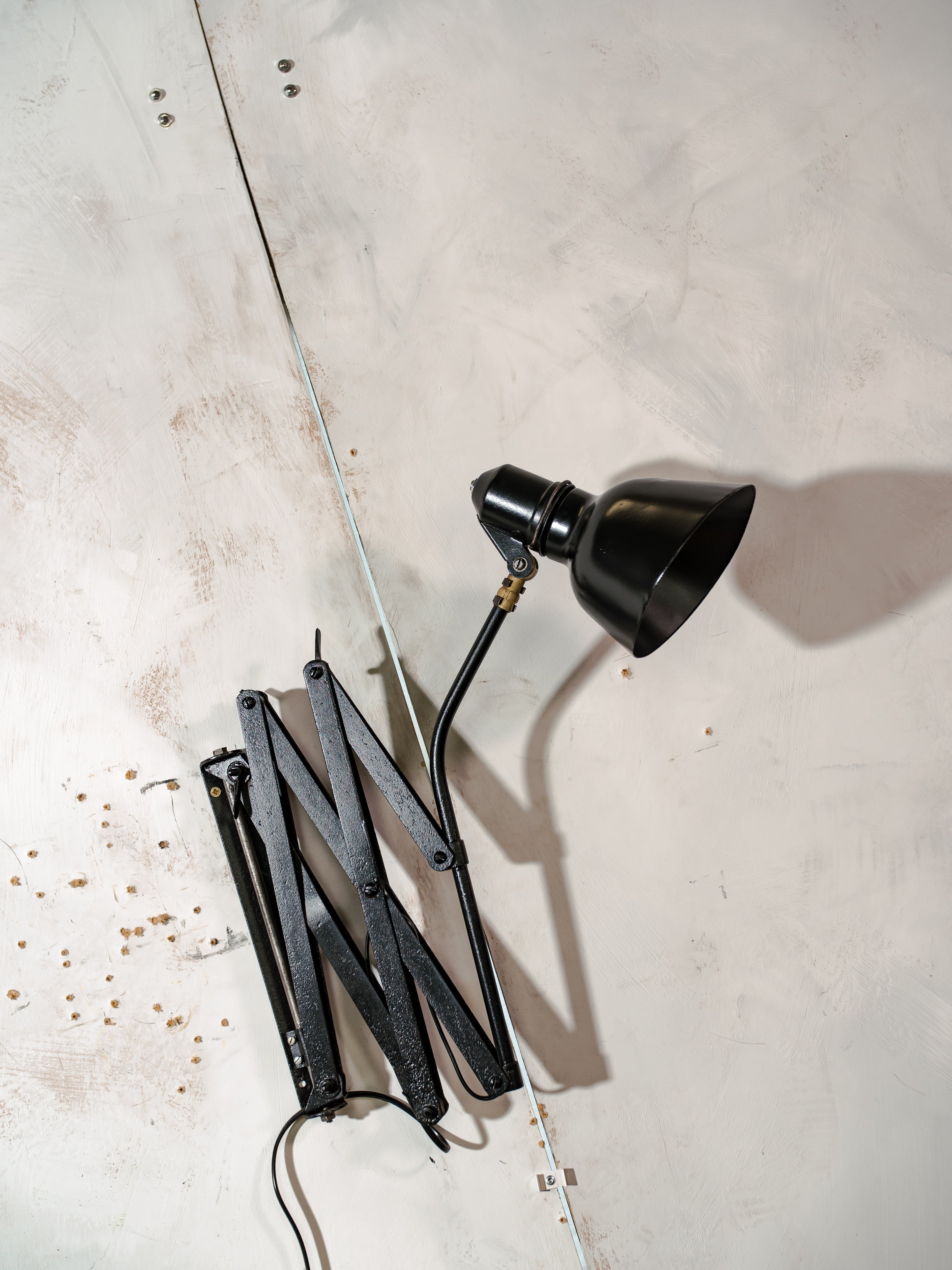 Early 1930s SIS Frankfurt XXL Scissor Lamp, Antique Adjustable Black renovated Bauhaus Wall lighting