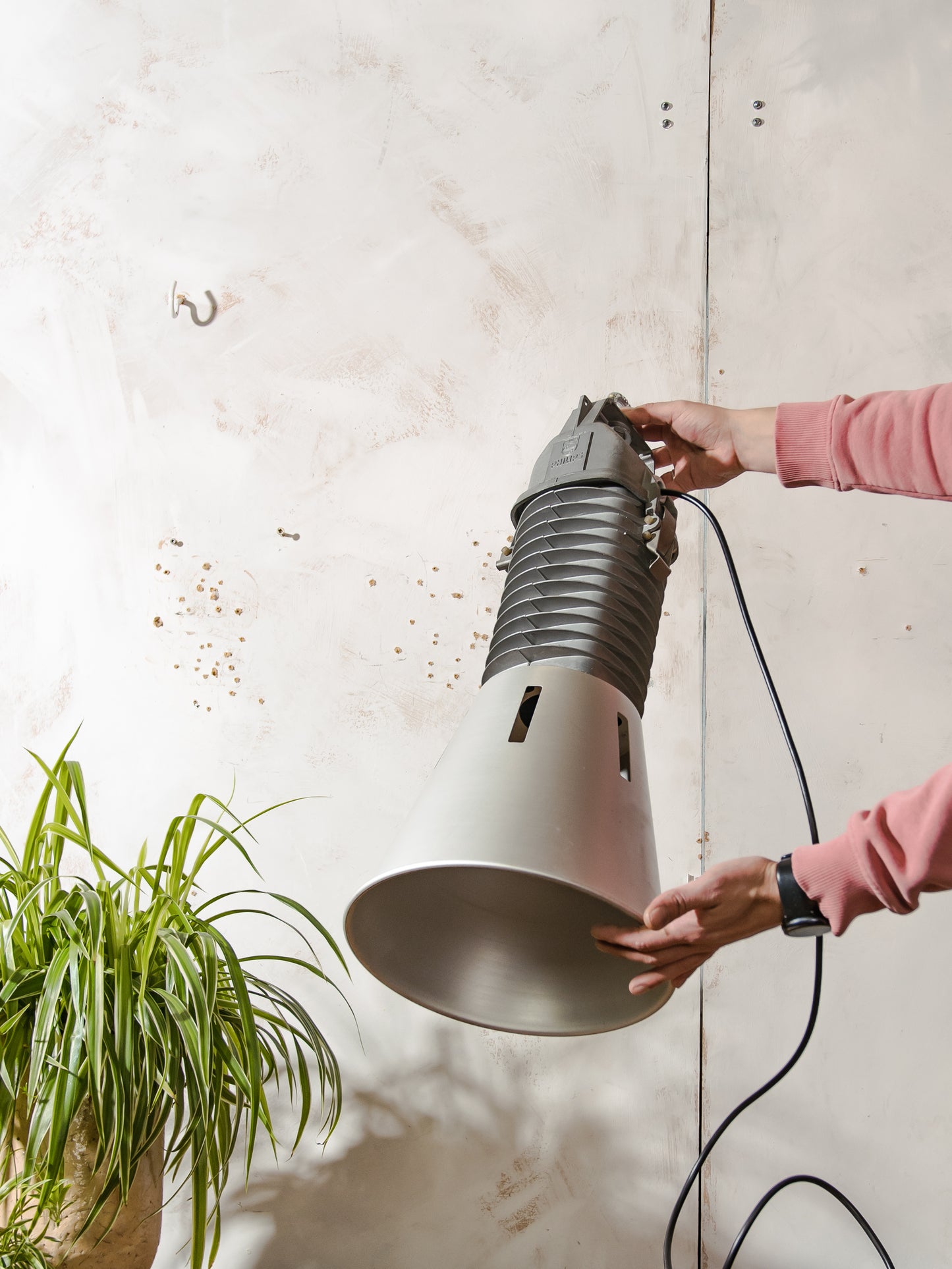 Vintage industriële hanglamp Philips, aluminium jaren 50 XXL grijze fabriekslamp - Gegoten aluminium keukeneilandverlichting - Gemaakt in Nederland