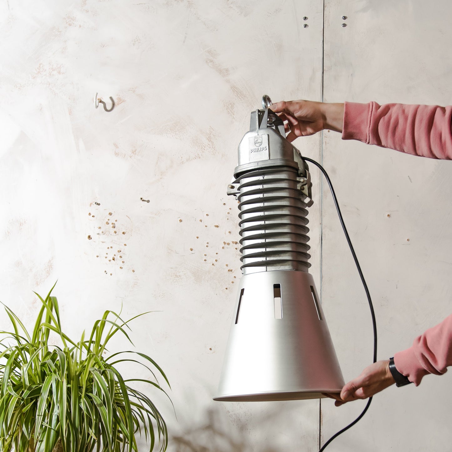 Vintage industriële hanglamp Philips, aluminium jaren 50 XXL grijze fabriekslamp - Gegoten aluminium keukeneilandverlichting - Gemaakt in Nederland