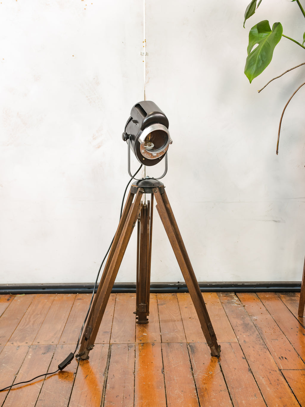 Vintage 1950s French A.E. Cremer Baby spot Theater Lamp on Antique Wooden Tripod, Industrial Spotlight FloorLamp for Loft or Home Decor