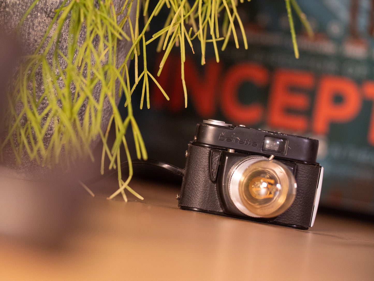 Analog Camera Table lamp, Beirette 1960s Desk lamp, Photographers office lighting, Photography Bedside light, Unique Sideboard lamp gift