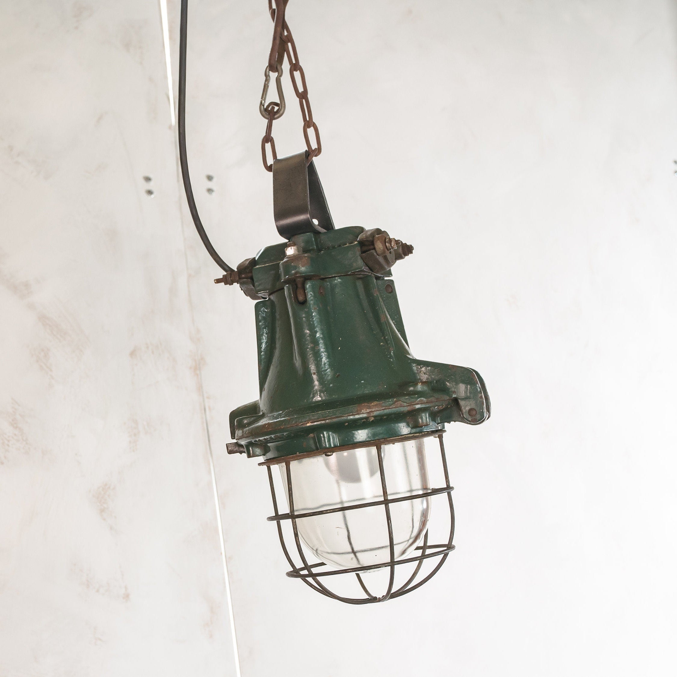 Groene Sammode France Bunker lamp EOW, Vintage Factory Hanglamp, Explosievrije hanglamp