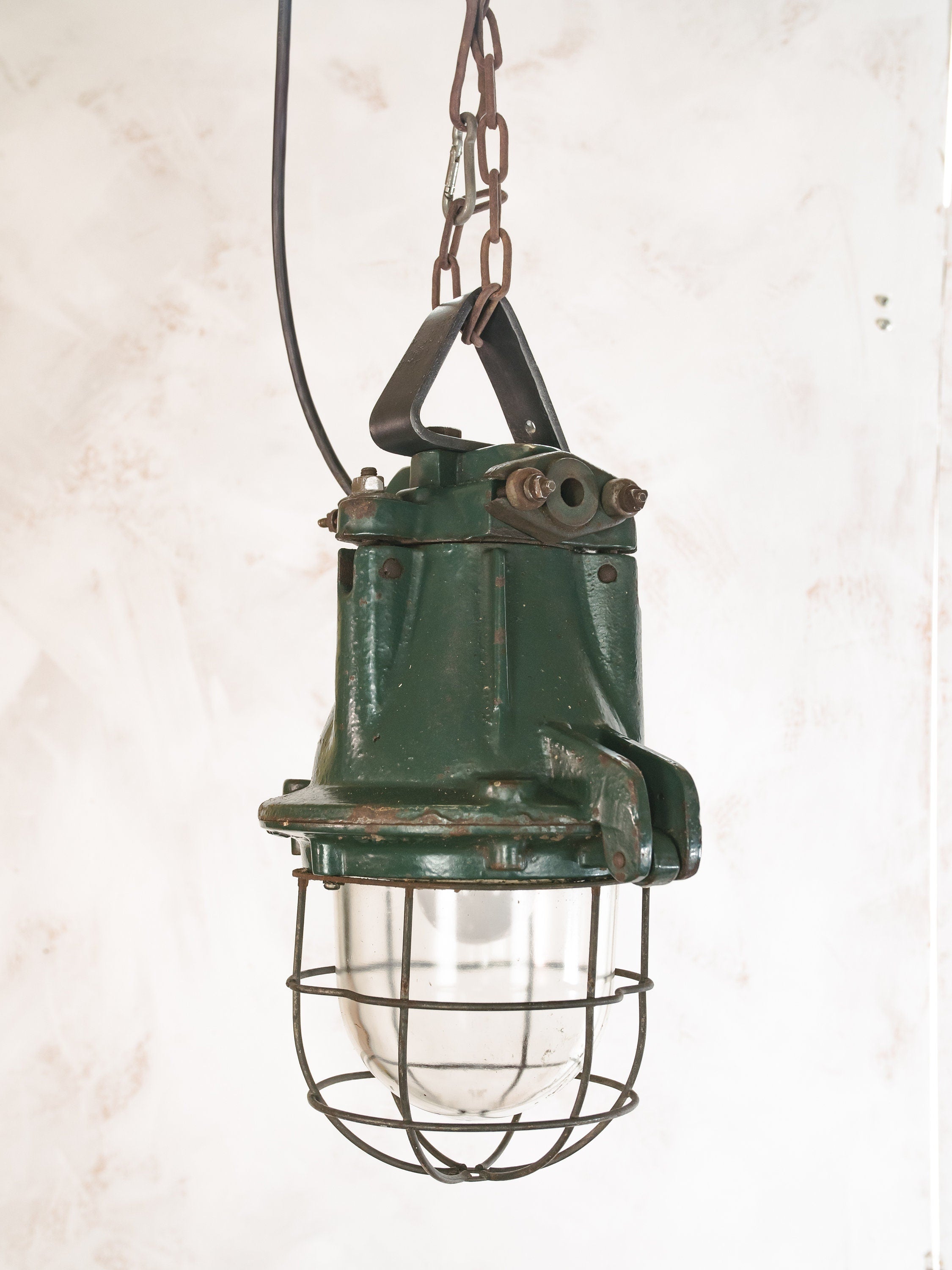 Groene Sammode France Bunker lamp EOW, Vintage Factory Hanglamp, Explosievrije hanglamp