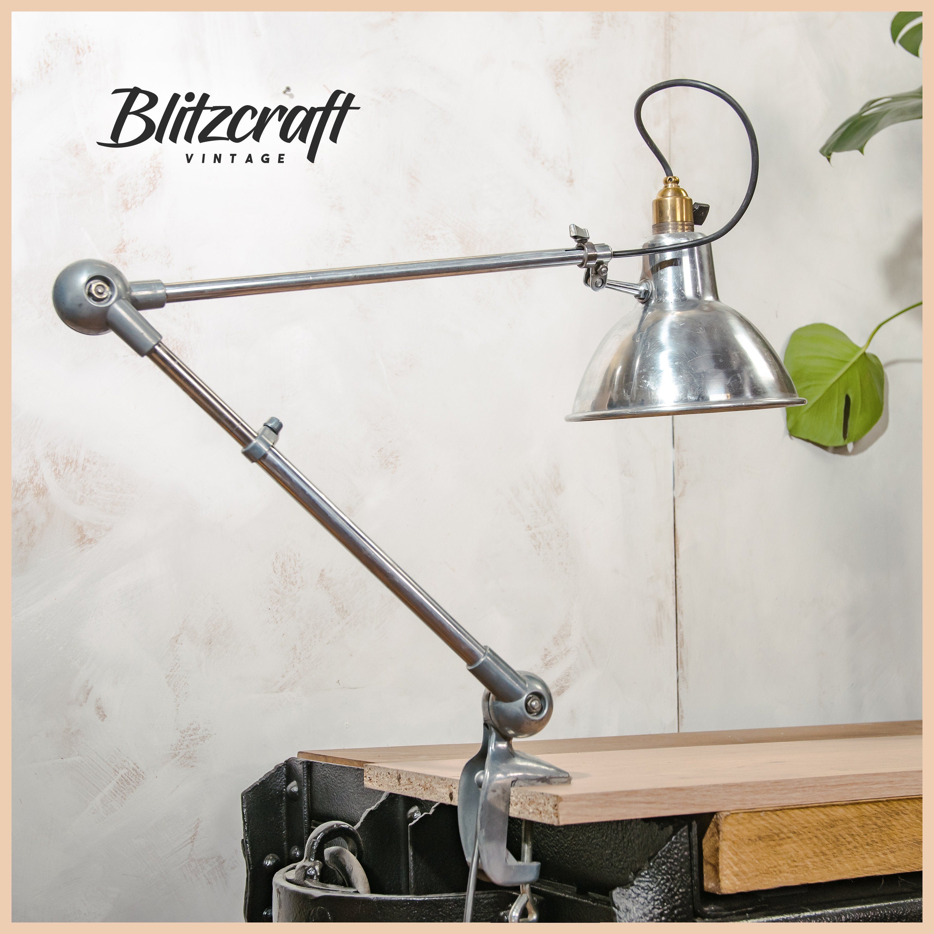 1950s Industrial Lumina Breveté with Jéher Shade,Vintage 2 arm Articulated Workshop light made in France | Retro table clamp desk lamp