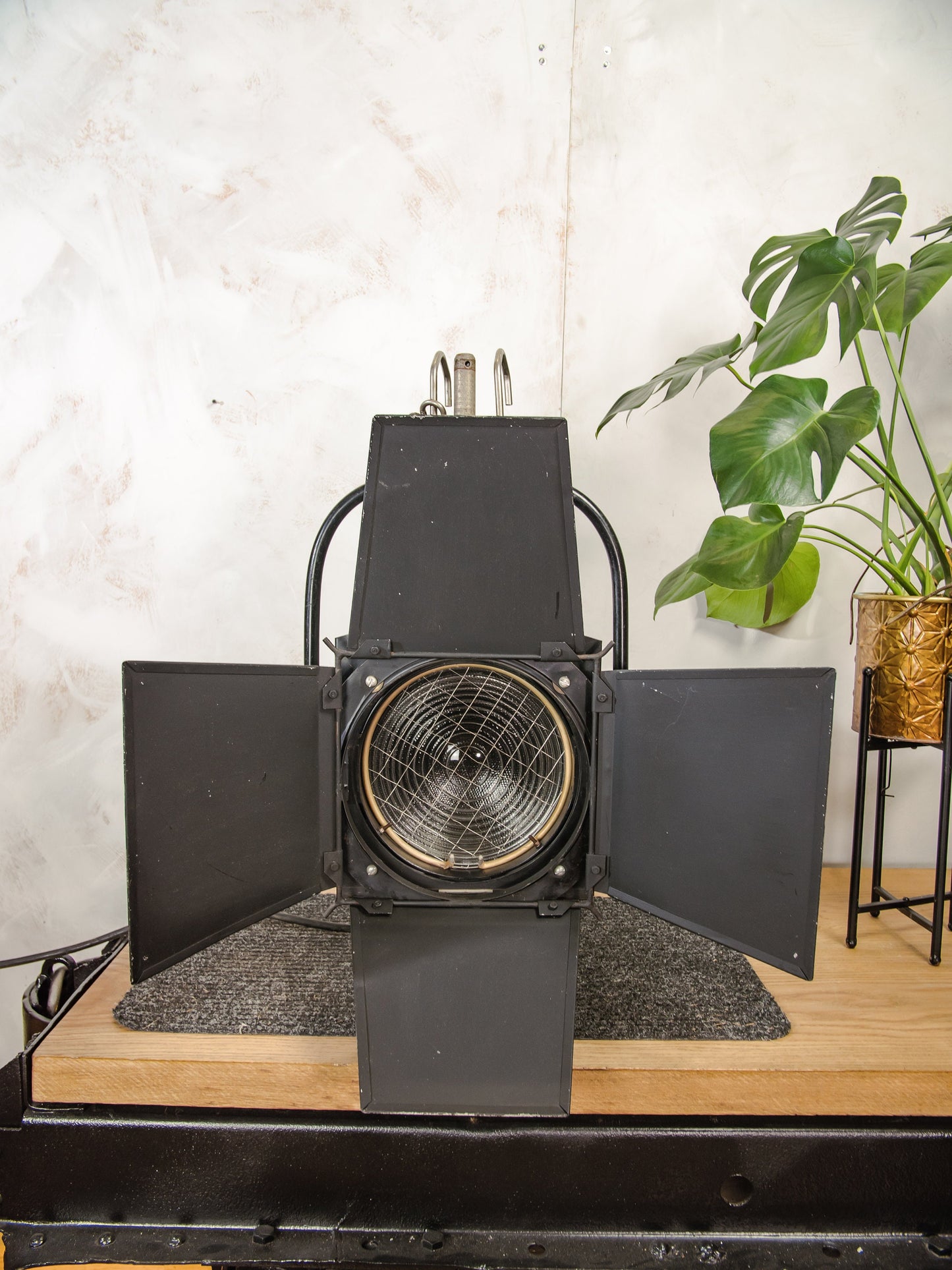 Vintage Berkey Italia (Mole Richardson) Television Spotlight | Hollywood Film lighting | Upcycled Stage light for your industrial interior