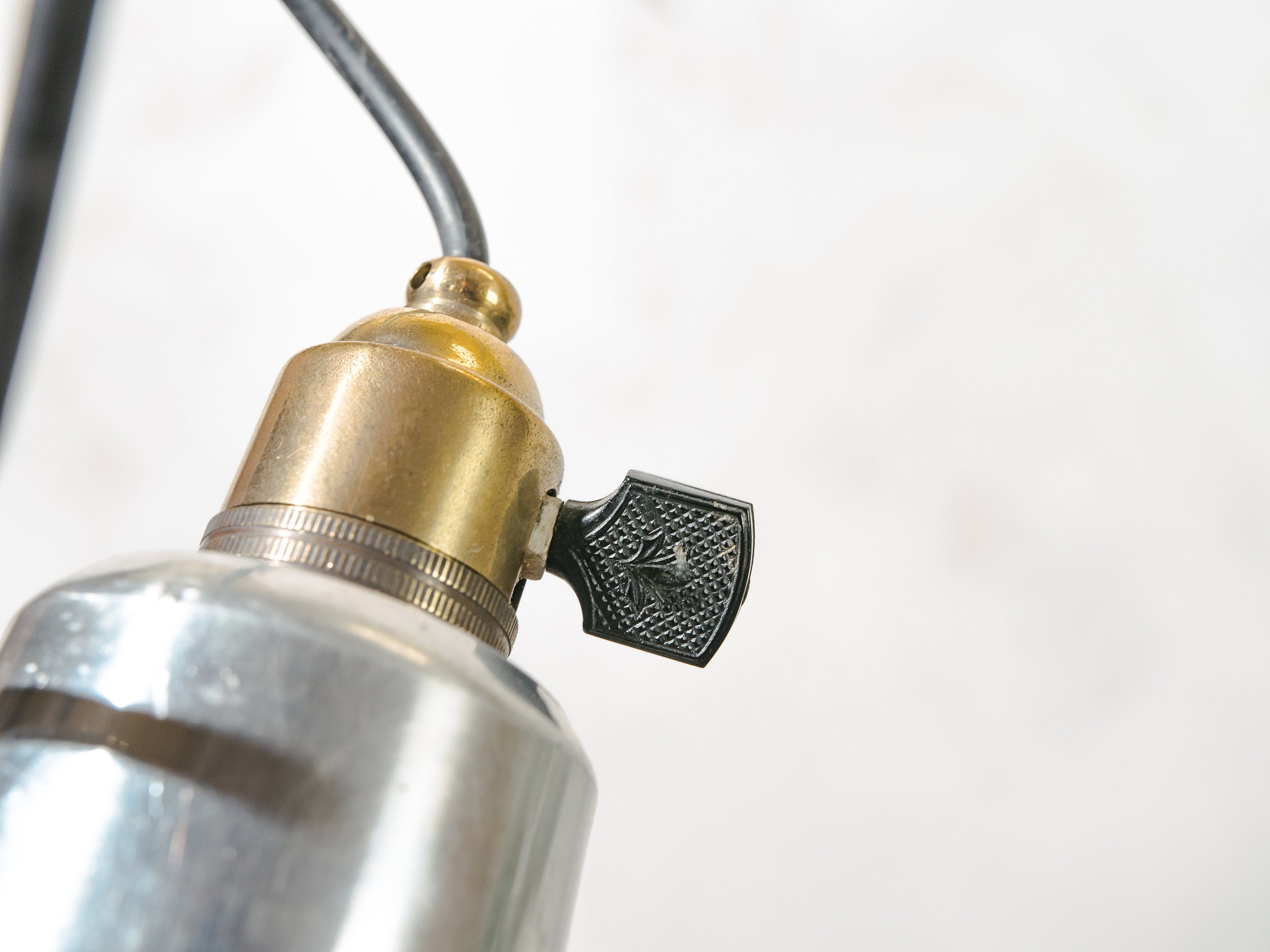 1950s Industrial Lumina Breveté with Jéher Shade,Vintage 2 arm Articulated Workshop light made in France | Retro table clamp desk lamp