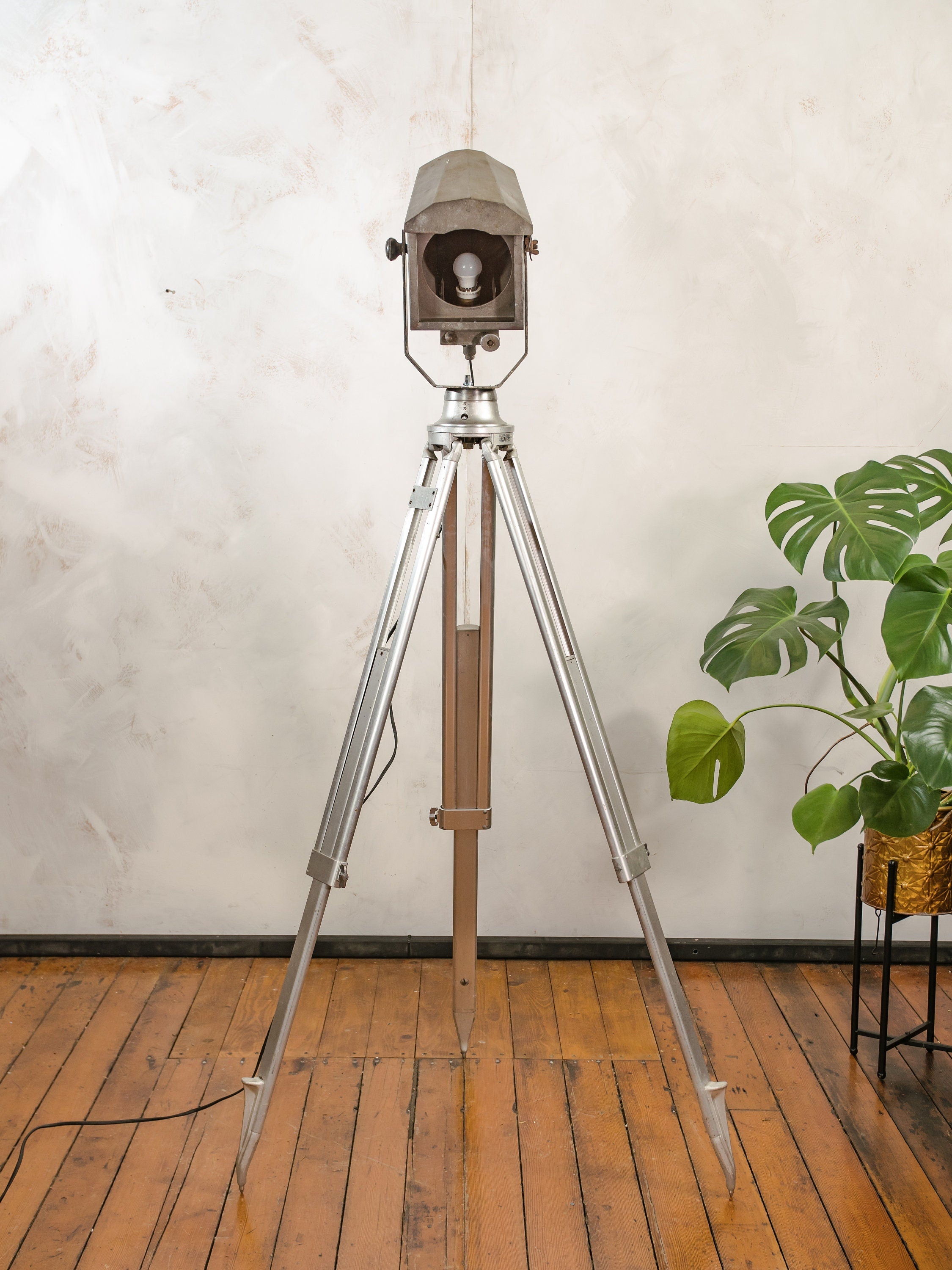 Gray Theatre projector Falconet & Cie Paris Patina on an Aluminum Surveyors Tripod, Industrial home decor Studio spotlight Floor lamp