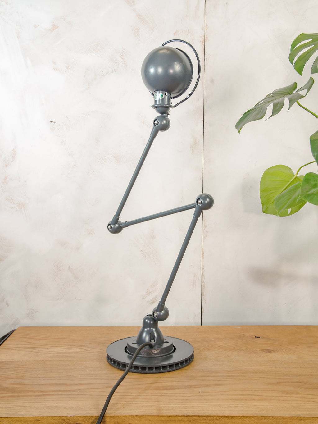 Jieldé Lamp Classic 1950s French Arm Loft Workshop Lamp, Renovated Gray Jielde by Jean Louis Domecq, Upcycled articulated Designer desk lamp