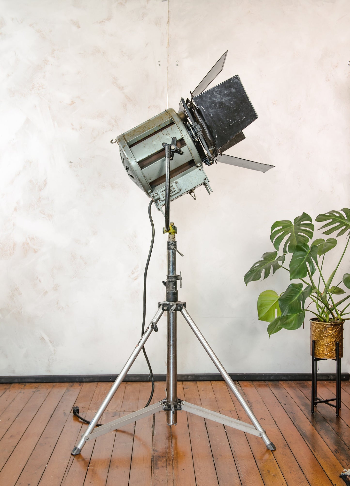 Berkey Italia (Mole Richardson) Dutch Television spot on Vintage Light stand | Movie Cinematographer lighting | Big industrial Floor lamp