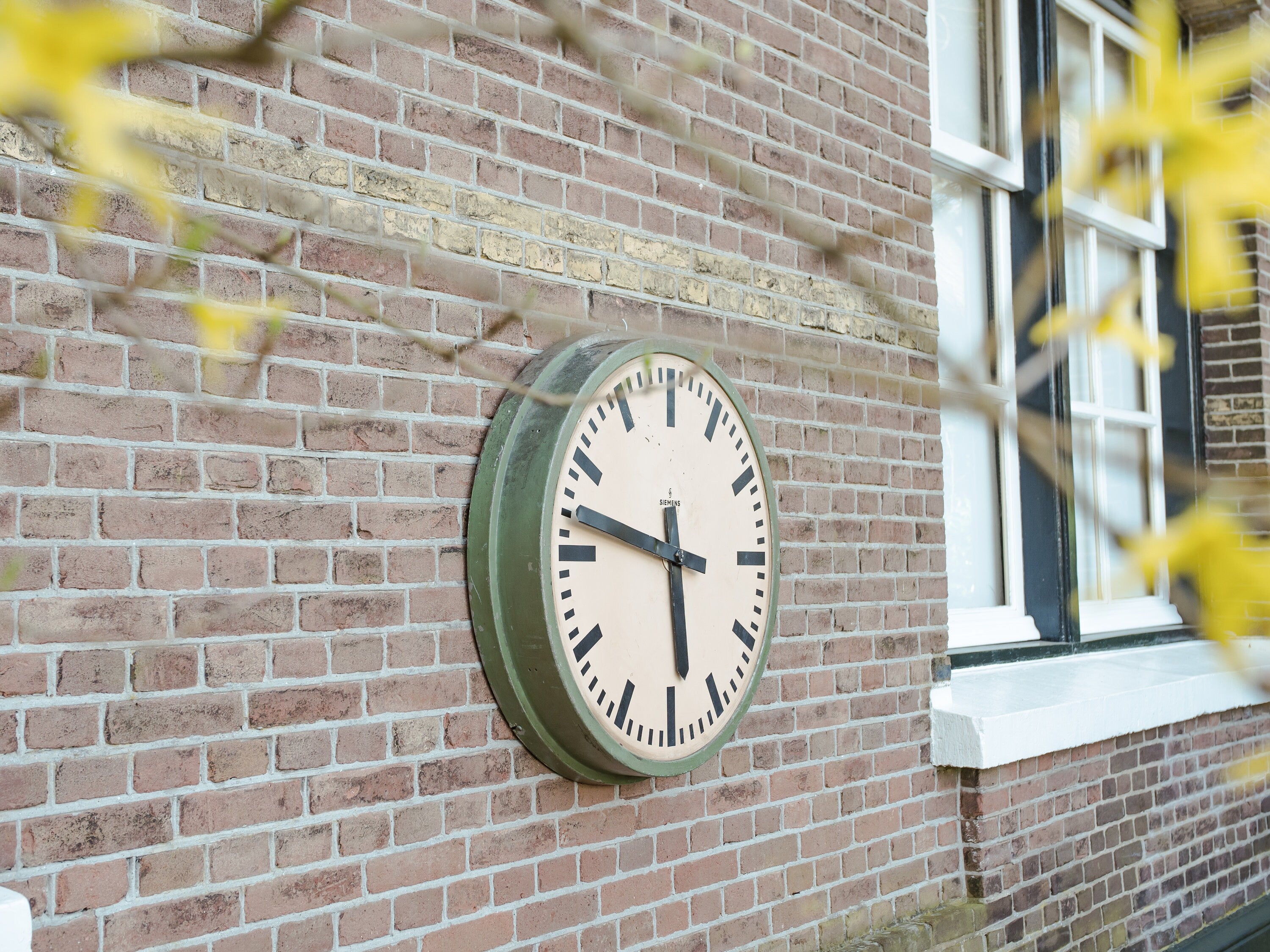 Large Siemens Station Clock 1920s, Industrial 75 CM diameter Railway Wall clock, Vintage green round Factory Timekeeper, Restaurant decor