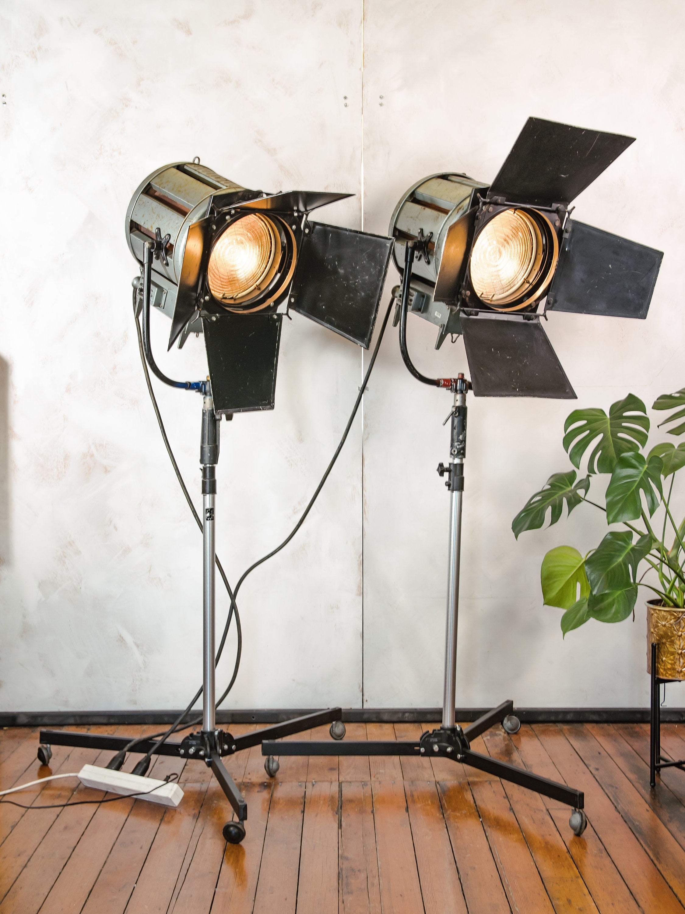 Industriële Berkey Italia (Mole Richardson) NOS Nederlandse Televisie Spotlight Staande lamp, Retro interieur Staande verlichting, Home Theatre decor