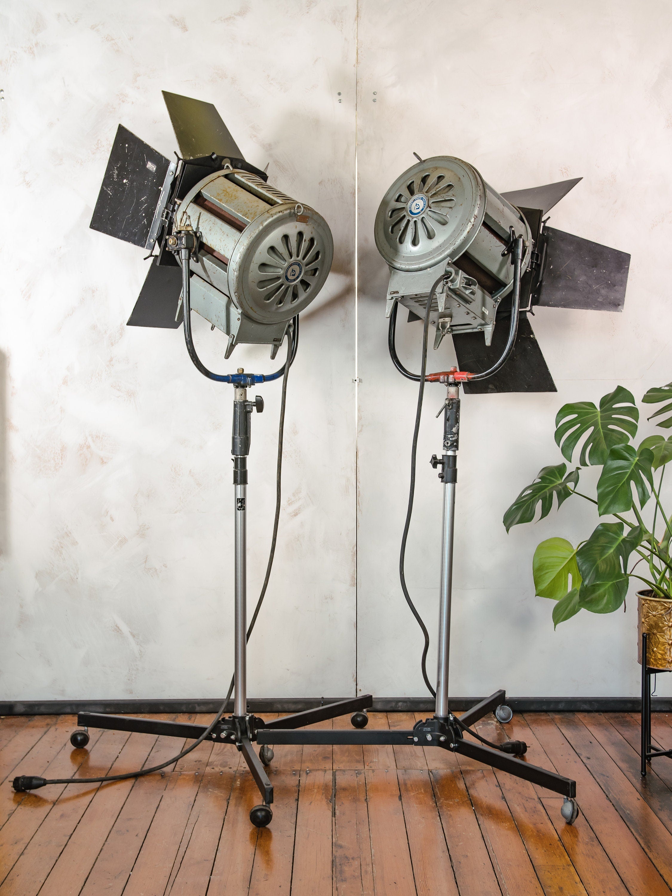 Industriële Berkey Italia (Mole Richardson) NOS Nederlandse Televisie Spotlight Staande lamp, Retro interieur Staande verlichting, Home Theatre decor
