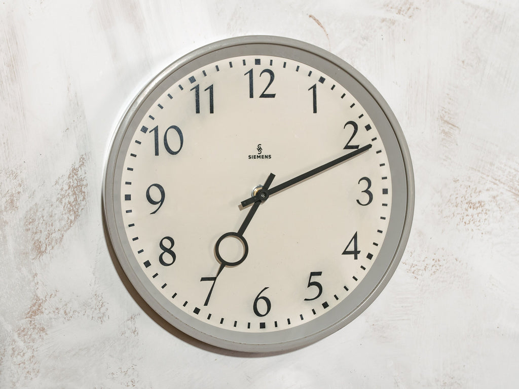 Siemens Industriële Slavenklok Jaren 70, Diameter 28 CM, Gered uit Ziekenhuis, Housewarming Cadeau voor Doktoren, Verpleegkundigen en Zorgprofessionals