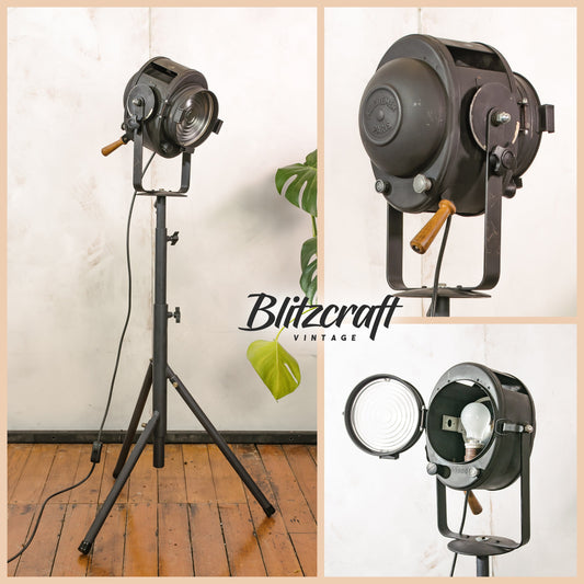 Industrial Theatre Floor lamp Black 1950s A.E. Cremer Paris Film Projector on Adjustable Tripod, Loft lighting | French Antique Spotlight