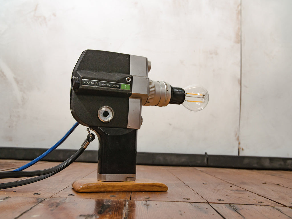 Filmcameralamp, hergebruikte Fujica P300 Single 8 filmcamera uit de jaren 70 Bureaulamp, nachtkastjelamp, cinematografie bureaulamp - bioscoopcadeau