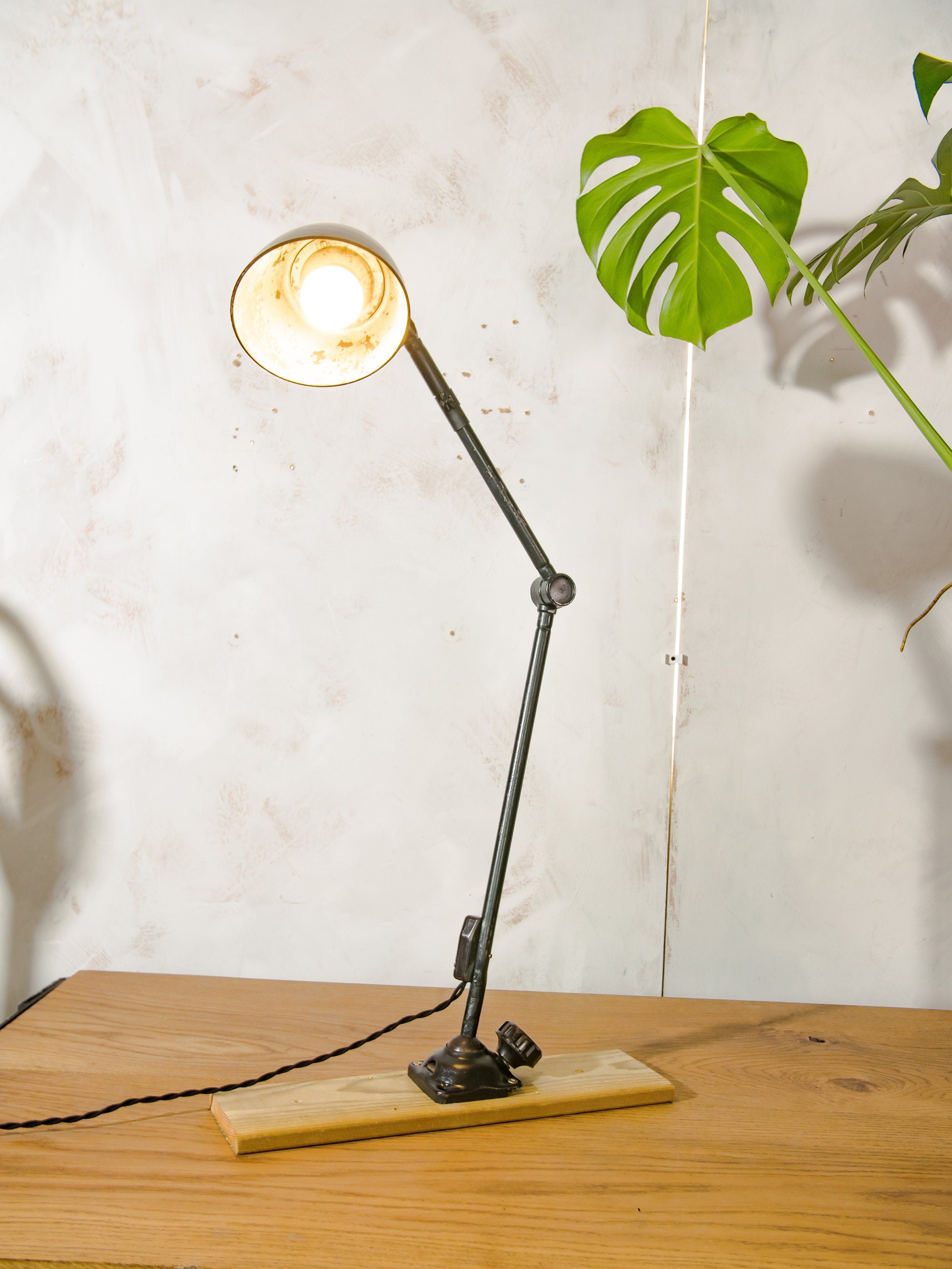 H. Busquet 1940s Hala Zeist 2 Arm Wandlamp of Tafellamp, Vintage Fabriekswerkplaatslamp, Model 122 Designer Bureaulamp