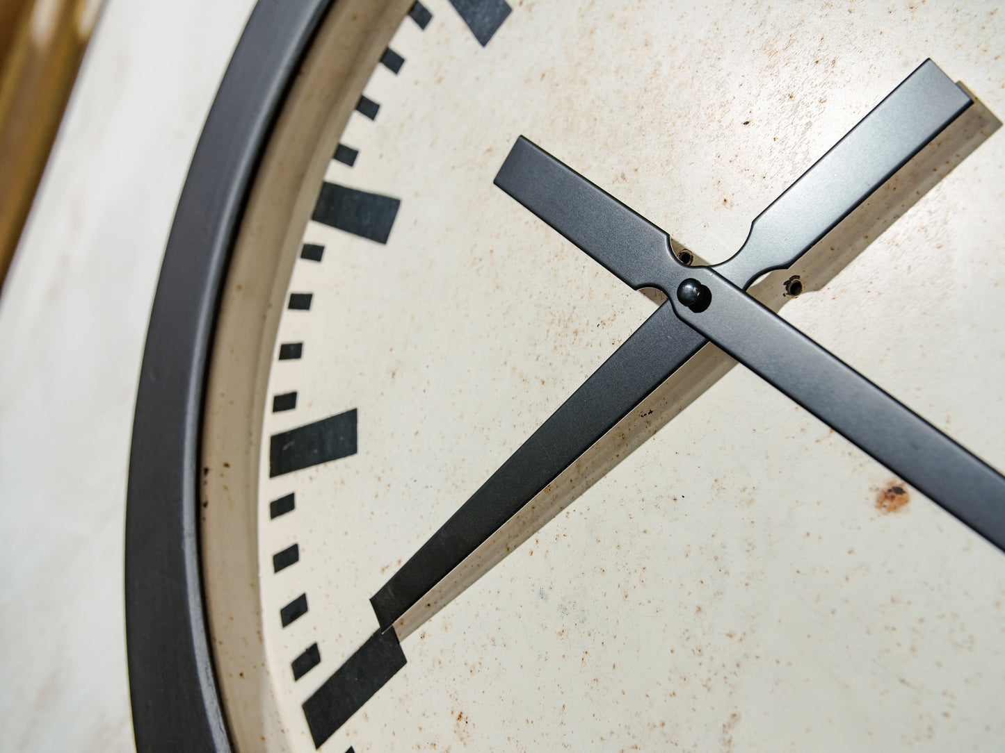 Large Station Clock Ø 50 CM, 1950s Industrial Factory Wall clock from Poland, Big Clock with Quartz Mechanism