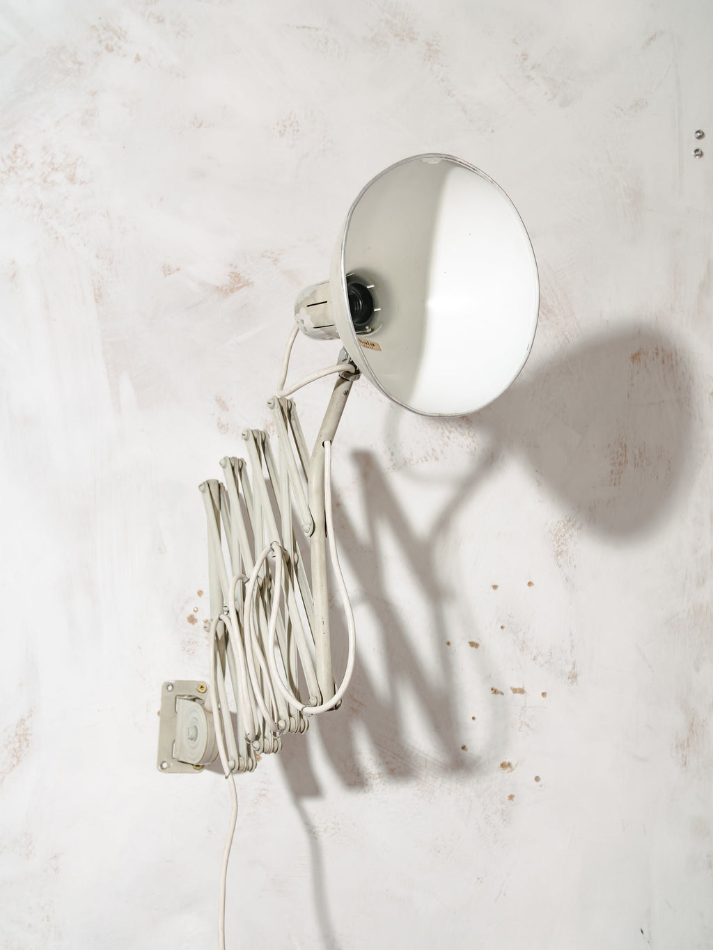 Large White Scissor Lamp 1960s by Hala Zeist, Model 110 Wall light, Harmonica Light, Bauhaus Lampshade, Accordion Sconce