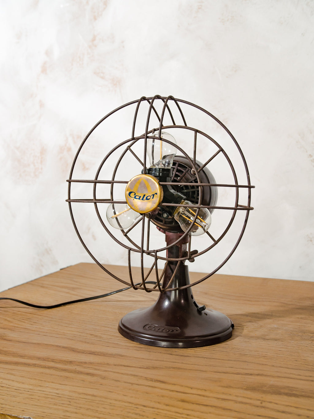 Ventilatorlamp van CALOR, Model uit Frankrijk jaren 50, 3 gloeilampen Bureaulamp, Unieke tafellamp, Steampunk-decor, Upcycled housewarming-cadeau