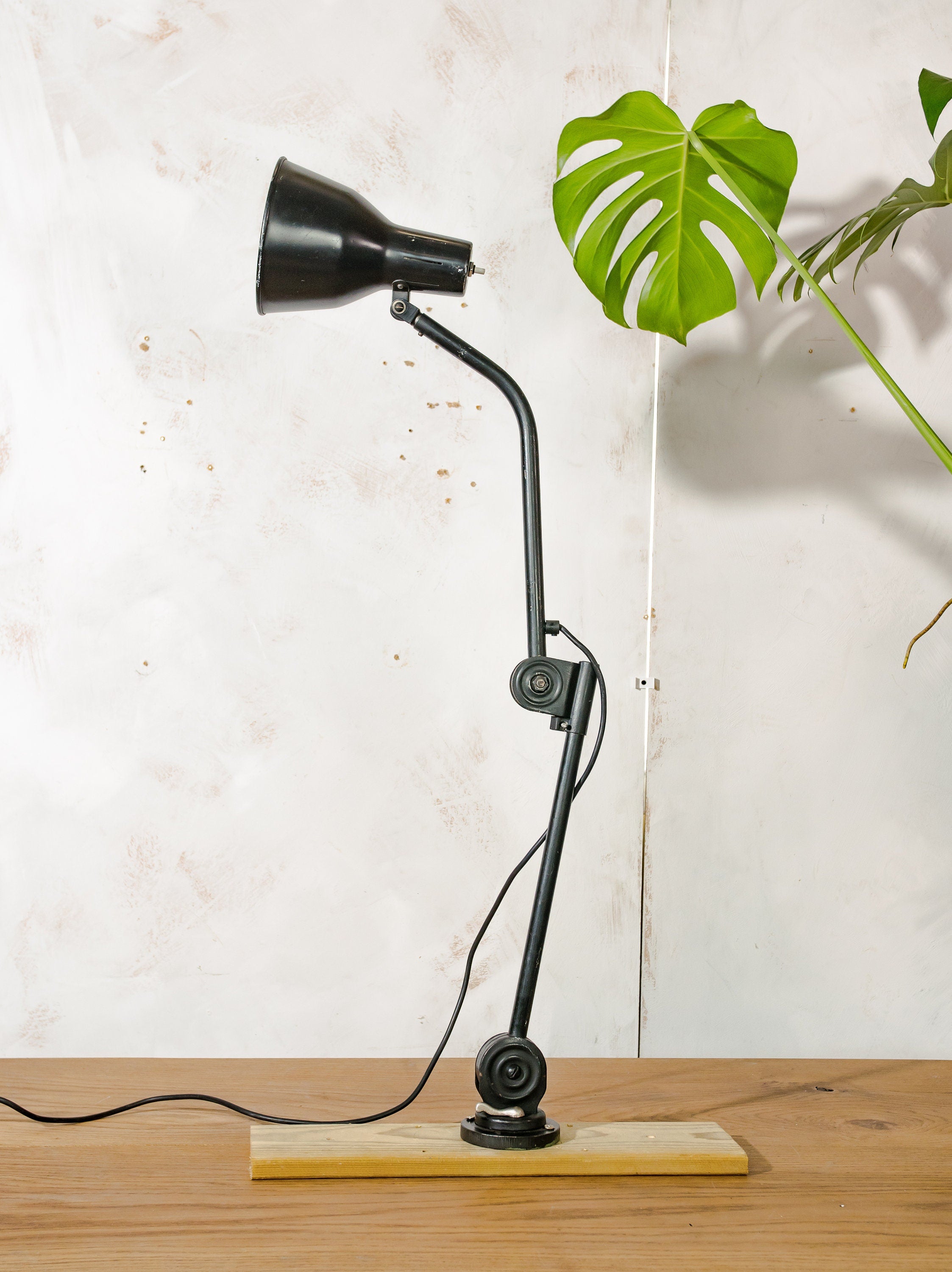 H. Busquet 1940s Hala Zeist 2 Arm Wandlamp of Tafellamp, Vintage Fabriekswerkplaatslamp, Model 122 Designer Bureaulamp