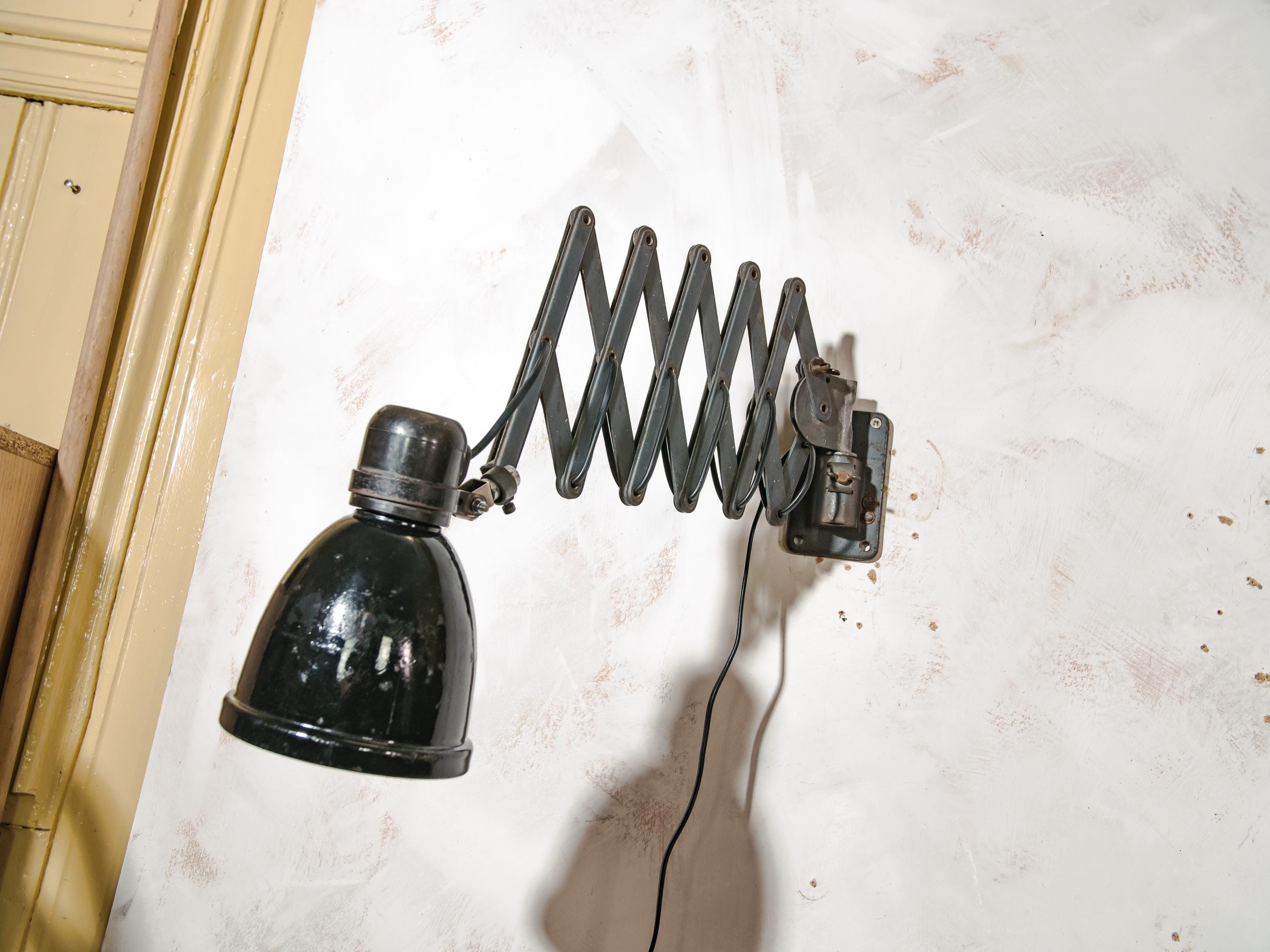 1930s SIEMENS Scissor Lamp with FABRILUX enamel lampshade, Industrial Wall Mounted Task Lighting