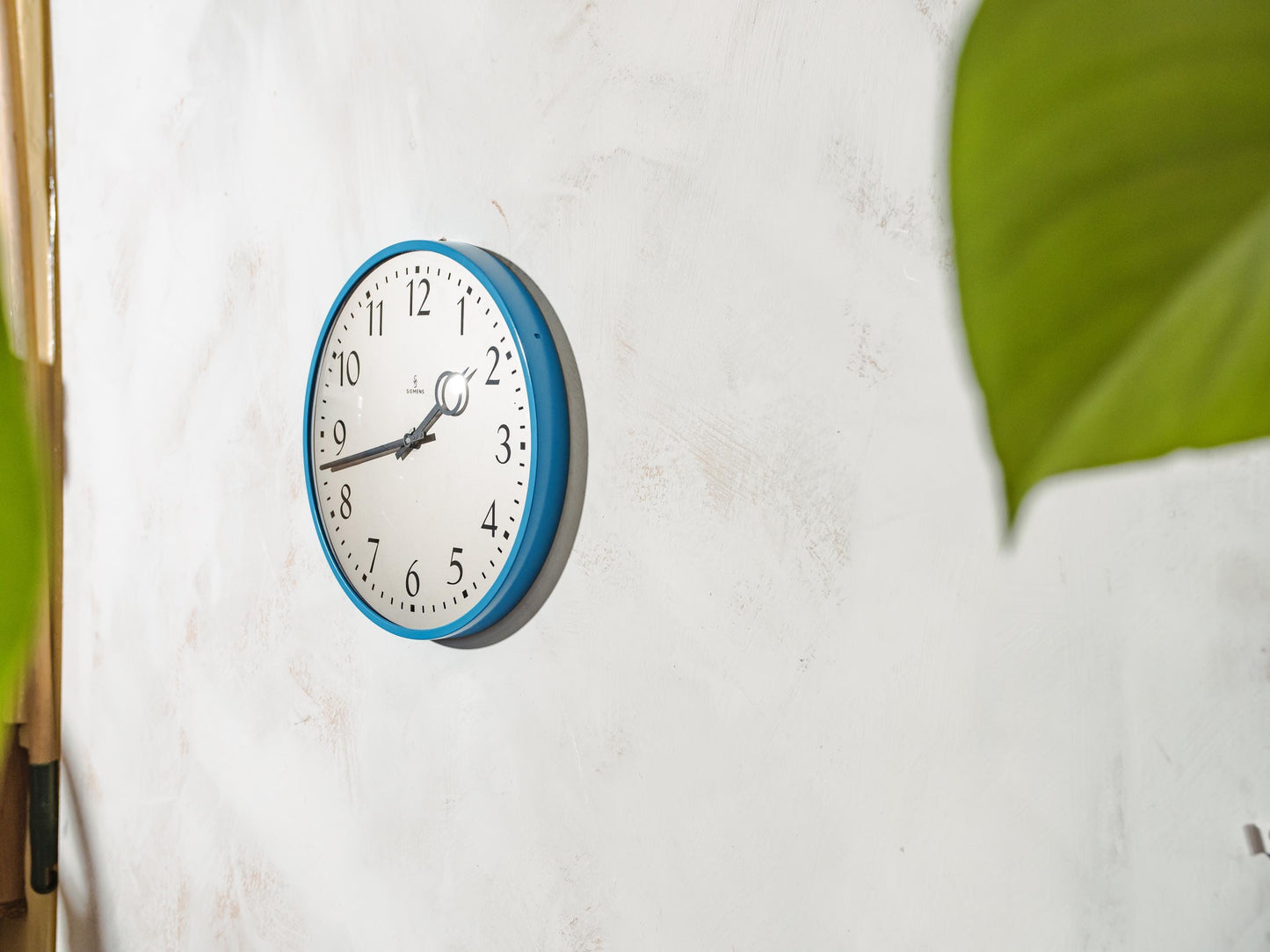 Retro Blue Wall Clock by Siemens 1970s, Classy Design Clockwork, Kitchen Decor, Converted to Quartz Mechanism on battery, Diameter 28CM