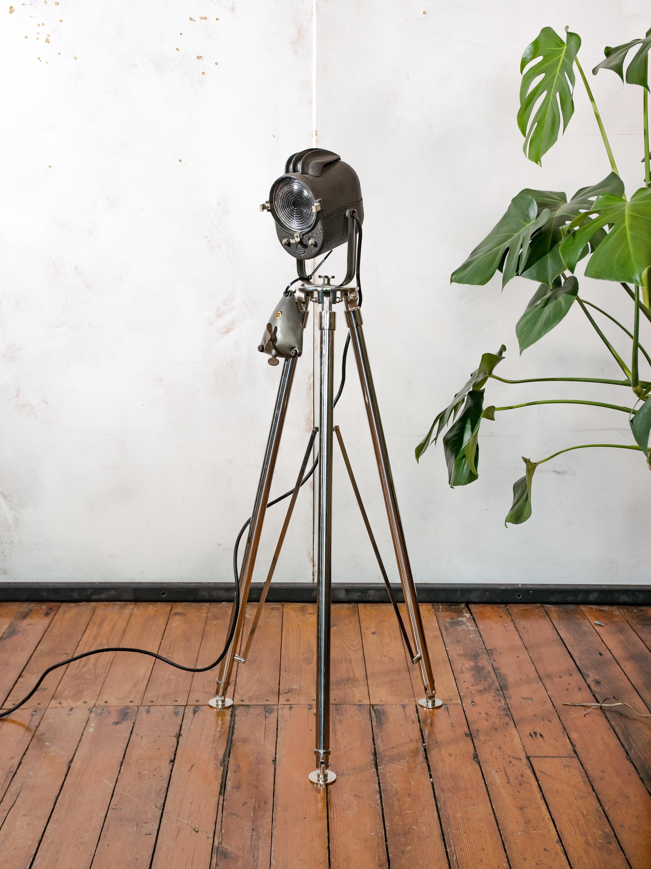 French LITA Theatre Spotlight 1950s on Chrome Tripod Floor Lamp, Fresnel Stage light Floor lamp, Original and Mint condition