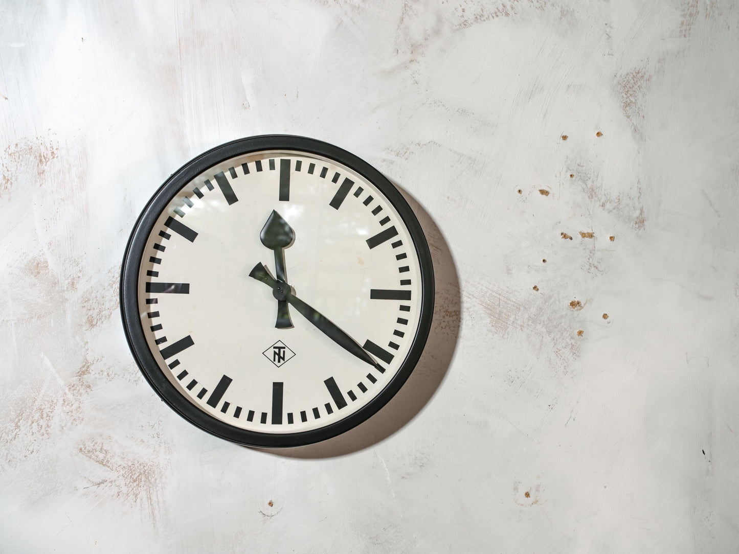 Industrial Black metal Station Clock by TN Telefonbau und Normalzeit Germany, 1950s Factory Timekeeper