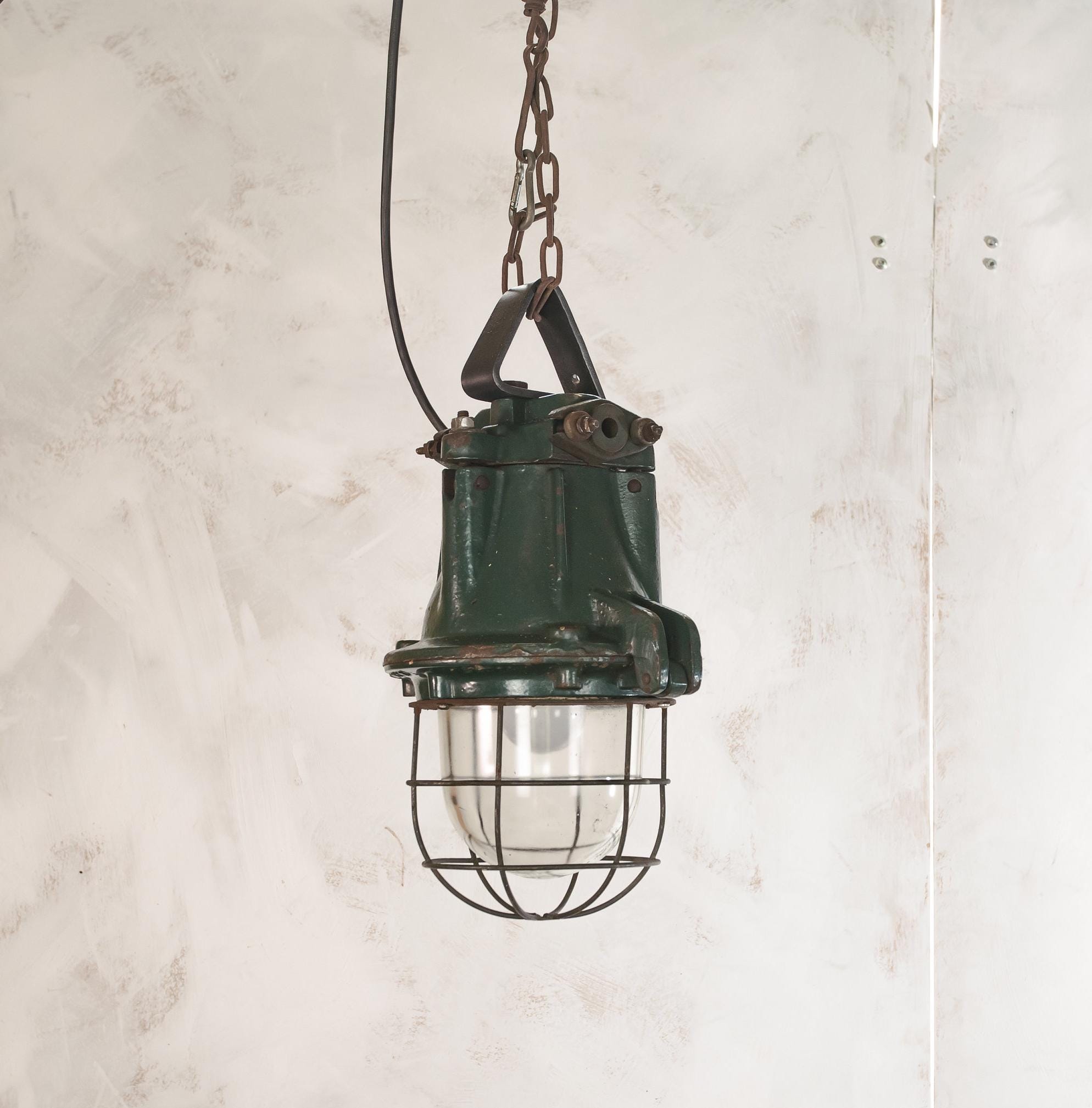Groene Sammode France Bunker lamp EOW, Vintage Factory Hanglamp, Explosievrije hanglamp